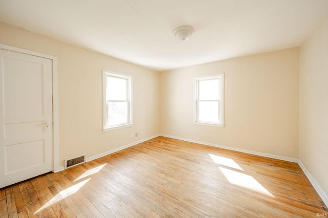 239 W 38Th Street, Anderson, IN 46013