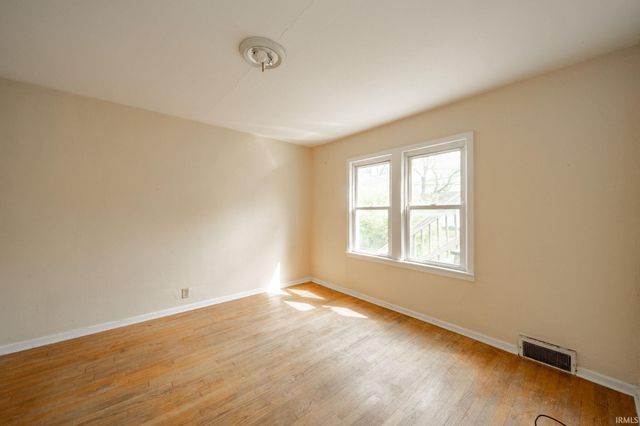 239 W 38Th Street, Anderson, IN 46013