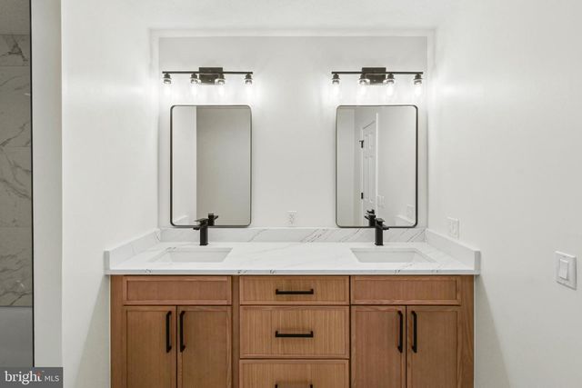 55 MOUNTAIN LAUREL CT, Fredericksburg, VA 22406