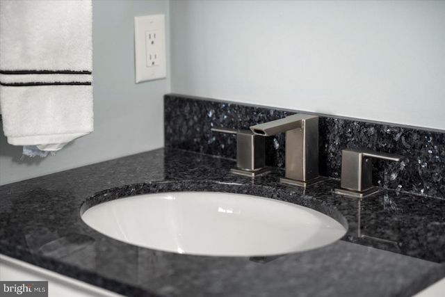 12957 HARBOR RD, Ocean City, MD 21842