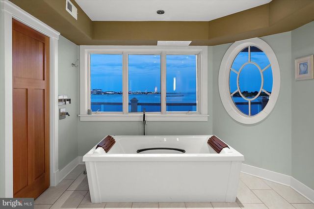 12957 HARBOR RD, Ocean City, MD 21842