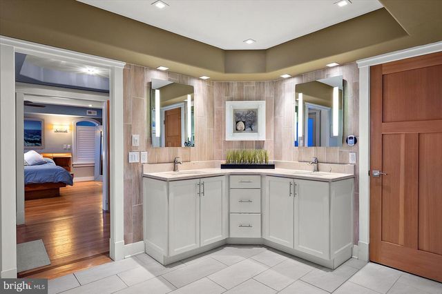 12957 HARBOR RD, Ocean City, MD 21842