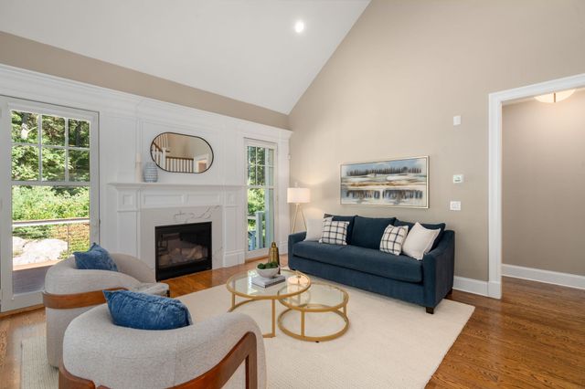 13 Garrison Way 13, Carlisle, MA 01741