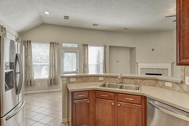 126 S Regan Mead Circle, The Woodlands, TX 77382