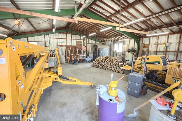 4270 NURSERY RD, Dover, PA 17315