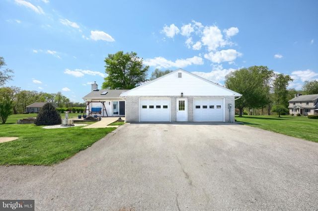 4270 NURSERY RD, Dover, PA 17315