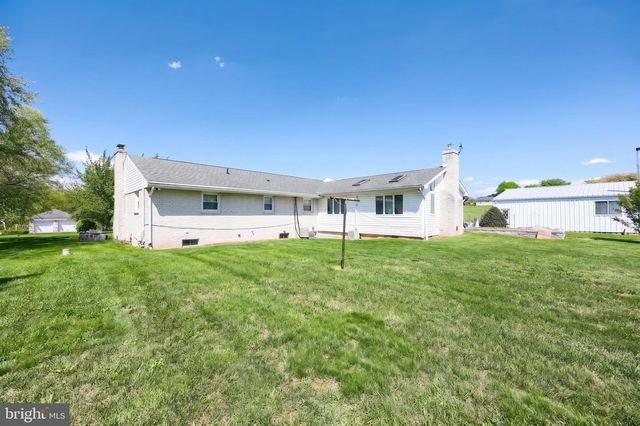 4270 NURSERY RD, Dover, PA 17315