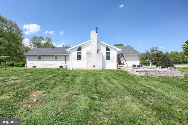 4270 NURSERY RD, Dover, PA 17315