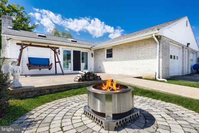 4270 NURSERY RD, Dover, PA 17315