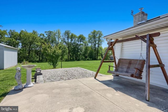 4270 NURSERY RD, Dover, PA 17315