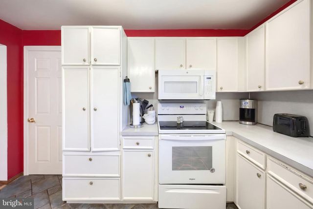 4270 NURSERY RD, Dover, PA 17315