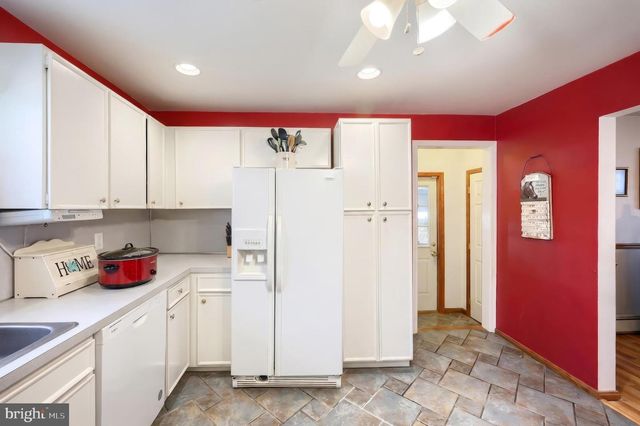 4270 NURSERY RD, Dover, PA 17315