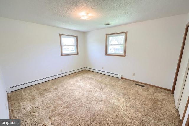 4270 NURSERY RD, Dover, PA 17315