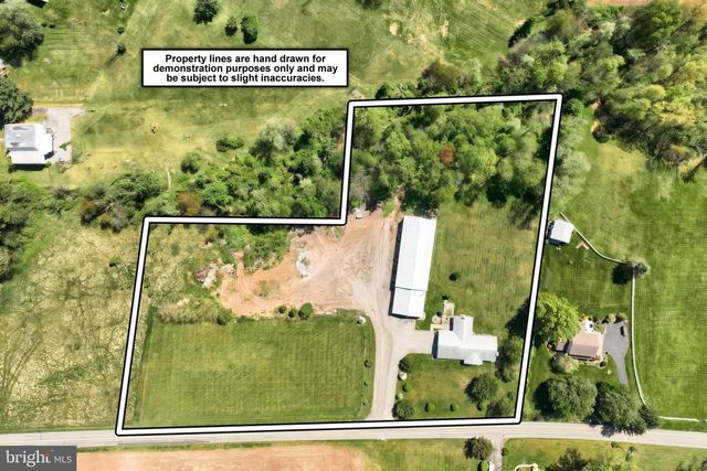 4270 NURSERY RD, Dover, PA 17315