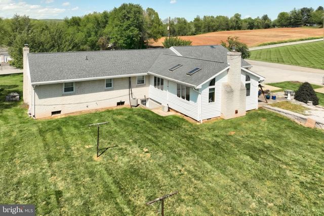4270 NURSERY RD, Dover, PA 17315