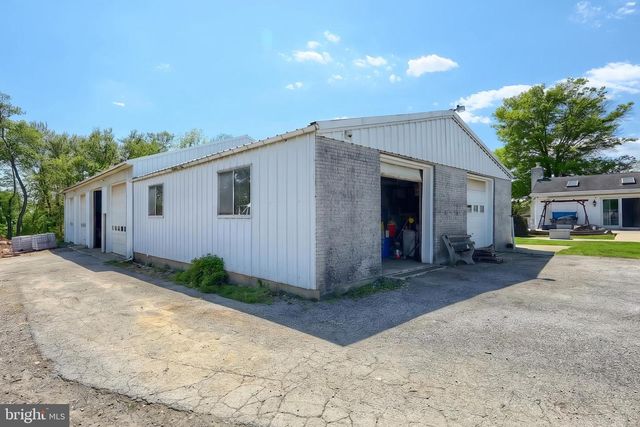 4270 NURSERY RD, Dover, PA 17315
