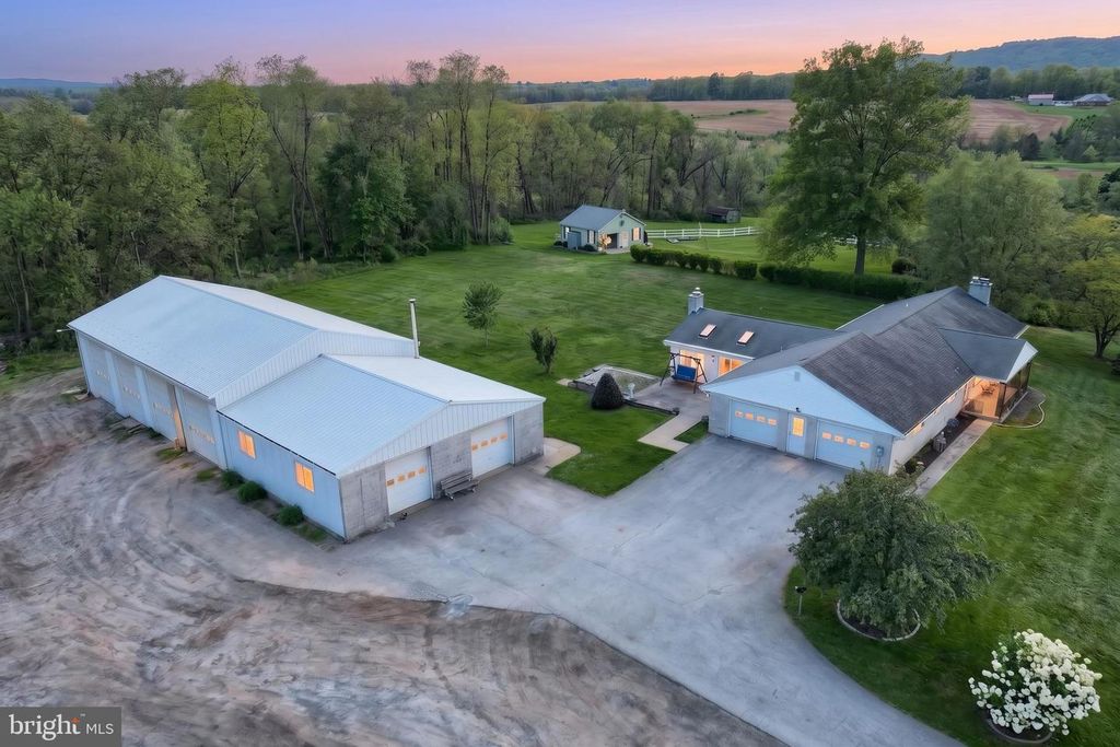 4270 NURSERY RD, Dover, PA 17315