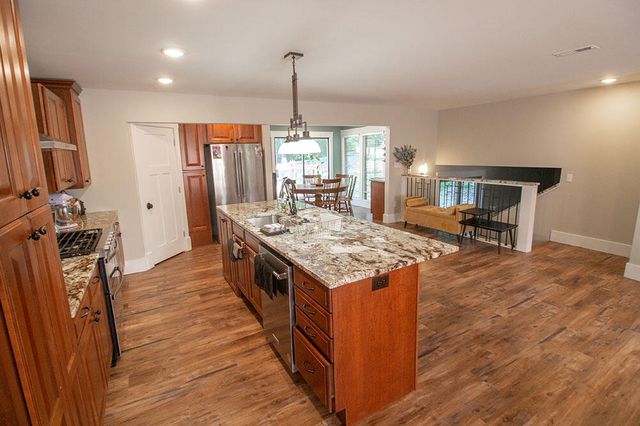 3104 OAK LAWN DR, Columbia, MO 65203