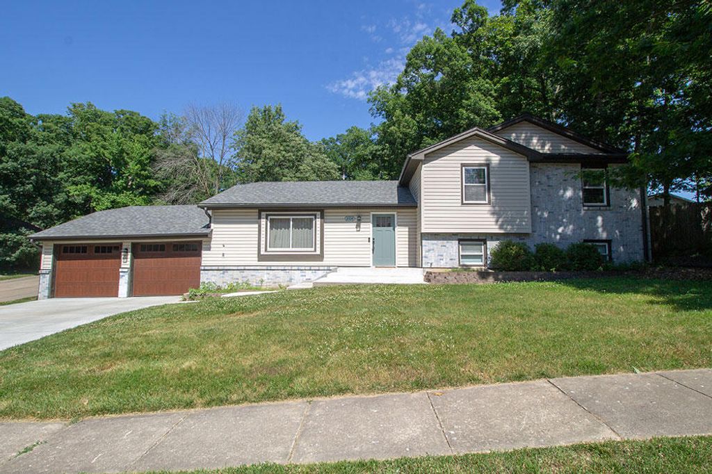 3104 OAK LAWN DR, Columbia, MO 65203