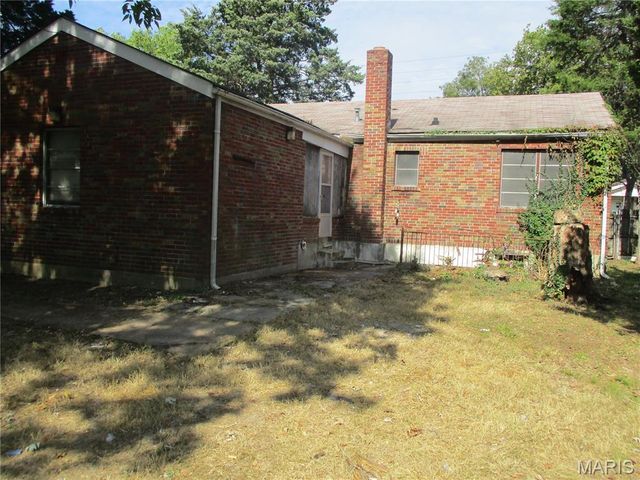 8450 Kempland Place, University City, MO 63132