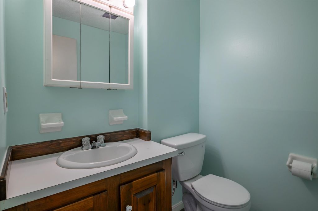 Image 11 of property listing at 181 Cannongate Iii Road, Nashua, NH 03063