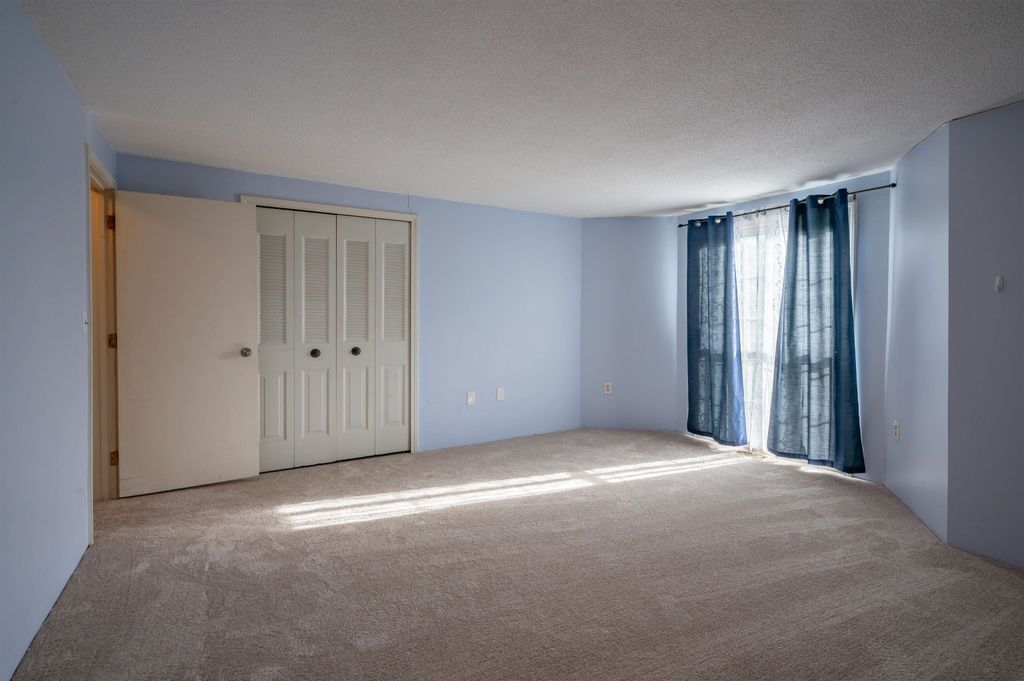 Image 13 of property listing at 181 Cannongate Iii Road, Nashua, NH 03063