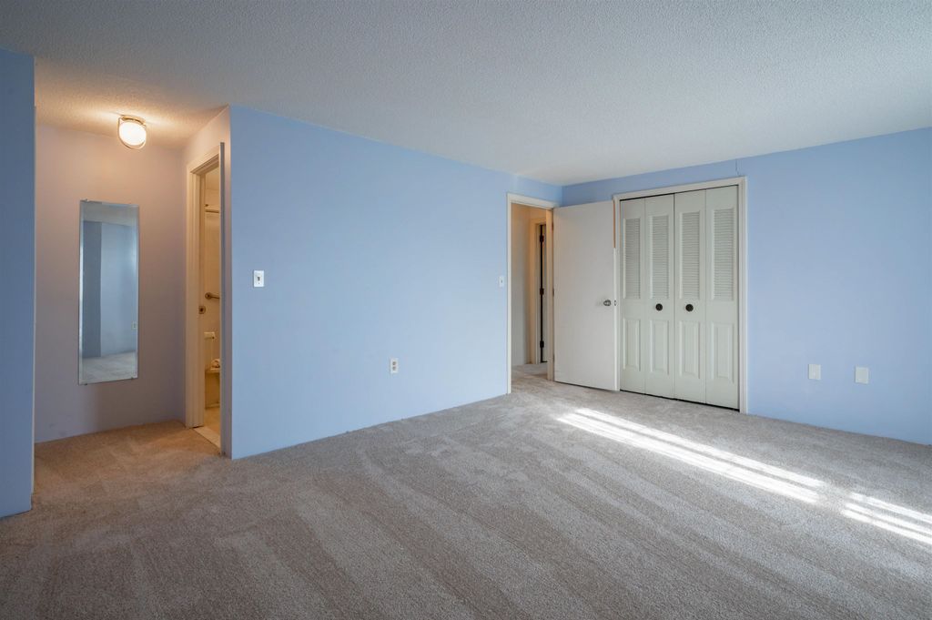 Image 14 of property listing at 181 Cannongate Iii Road, Nashua, NH 03063