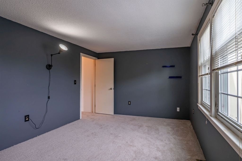 Image 20 of property listing at 181 Cannongate Iii Road, Nashua, NH 03063