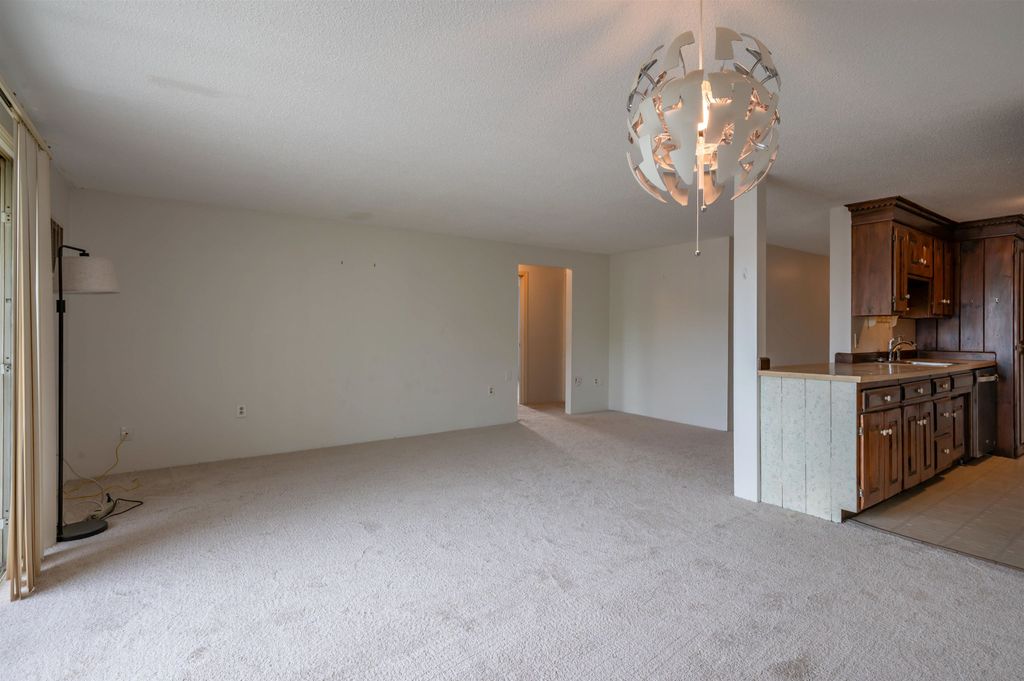 Image 8 of property listing at 181 Cannongate Iii Road, Nashua, NH 03063