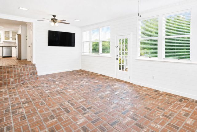 424 Albany Avenue, Shreveport, LA 71105