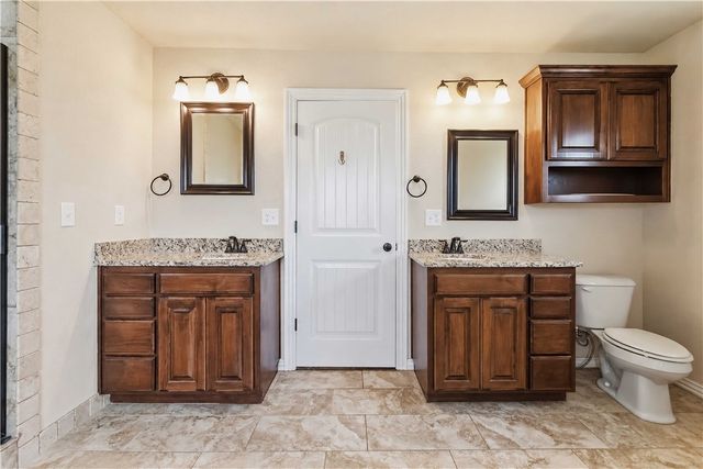 1900 SW Birch Street, Bentonville, AR 72713