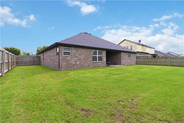 1900 SW Birch Street, Bentonville, AR 72713