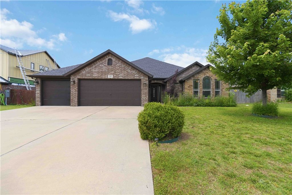 1900 SW Birch Street, Bentonville, AR 72713