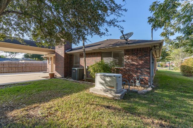 8018 Holiday Lane, Houston, TX 77075