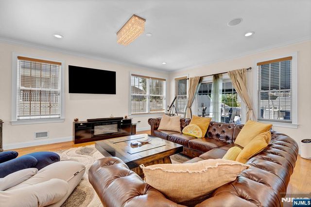 238 Walter Avenue, Hasbrouck Heights, NJ 07604