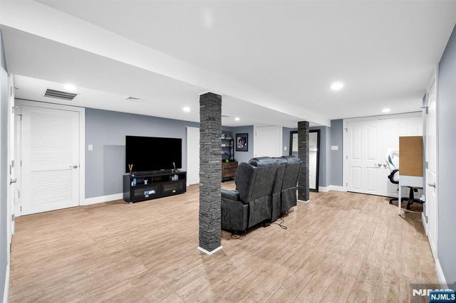 238 Walter Avenue, Hasbrouck Heights, NJ 07604