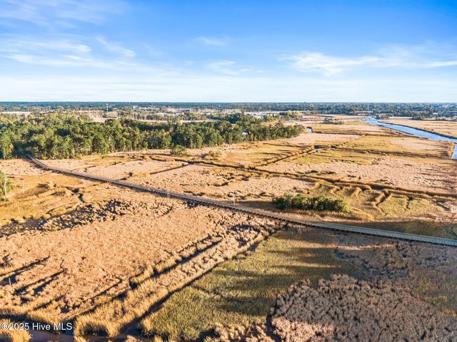 1712 Herons View Drive, Wilmington, NC 28401