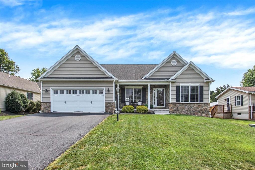 607 HERITAGE DR, Gettysburg, PA 17325