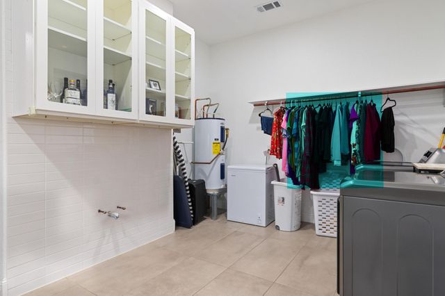 346 The Oaks BLVD, Elgin, TX 78621