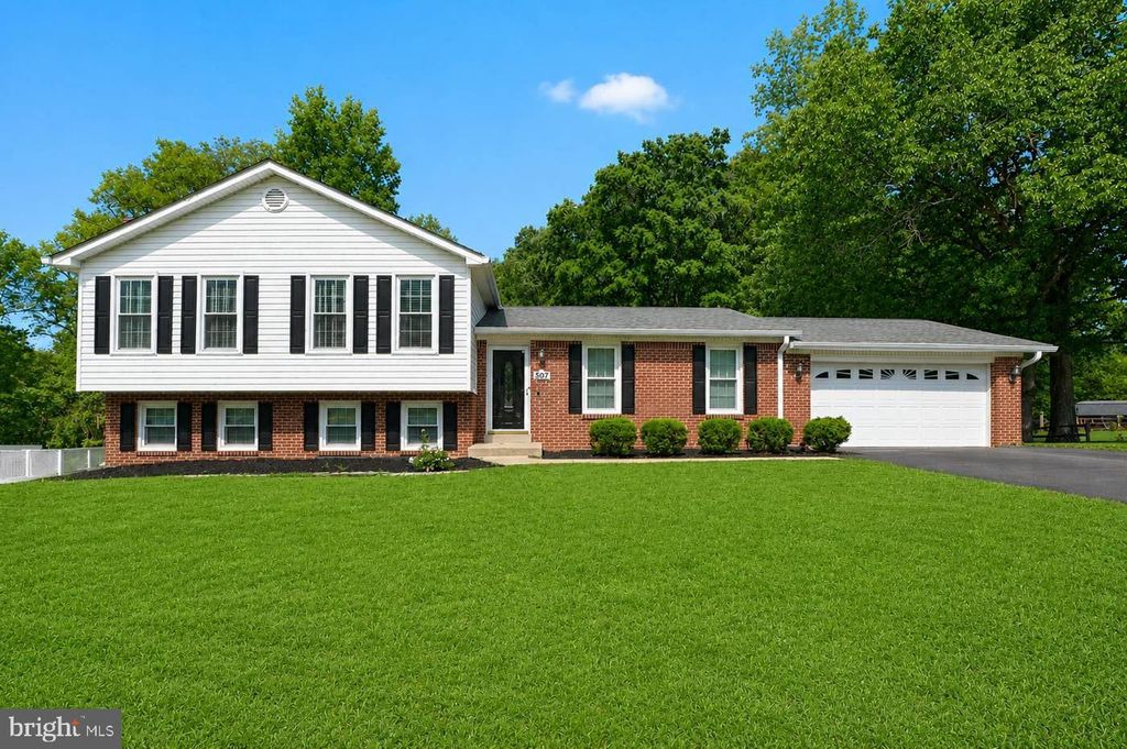 Image 1 of property listing at 507 CLARKS RUN RD, La Plata, MD 20646