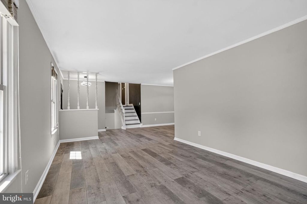 Image 14 of property listing at 507 CLARKS RUN RD, La Plata, MD 20646