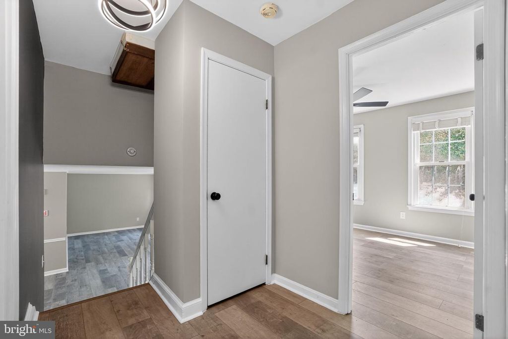 Image 22 of property listing at 507 CLARKS RUN RD, La Plata, MD 20646