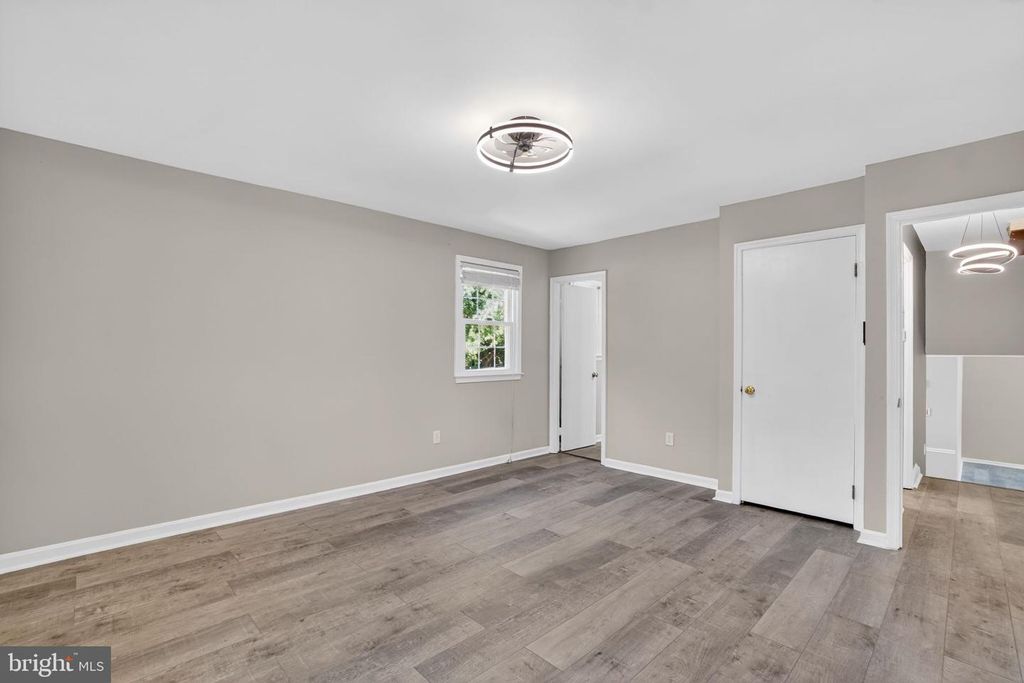 Image 23 of property listing at 507 CLARKS RUN RD, La Plata, MD 20646