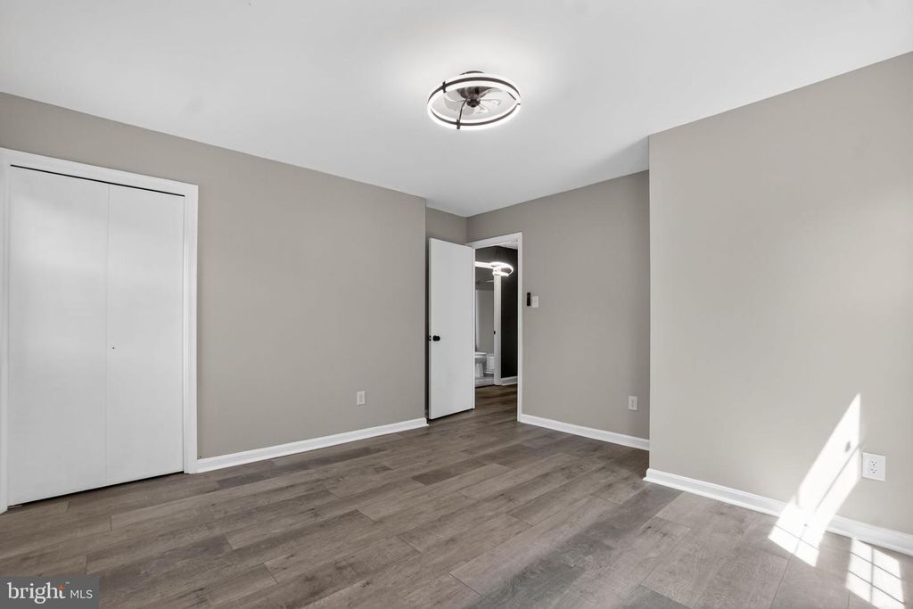 Image 26 of property listing at 507 CLARKS RUN RD, La Plata, MD 20646