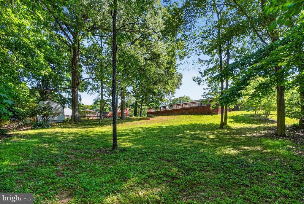 Image 32 of property listing at 507 CLARKS RUN RD, La Plata, MD 20646