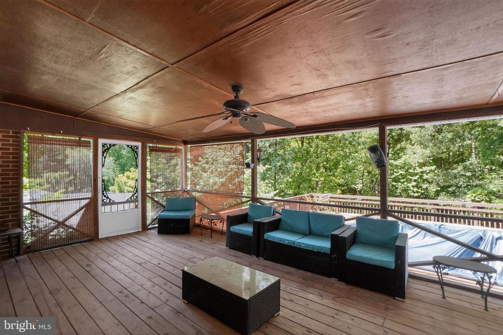 Image 41 of property listing at 507 CLARKS RUN RD, La Plata, MD 20646