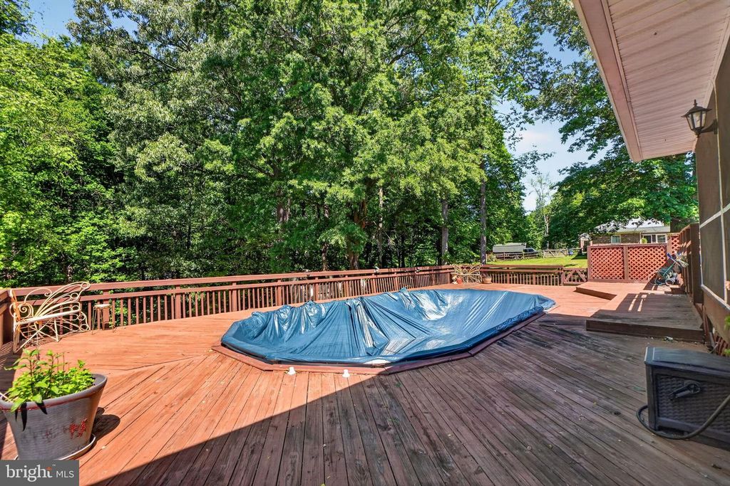 Image 46 of property listing at 507 CLARKS RUN RD, La Plata, MD 20646