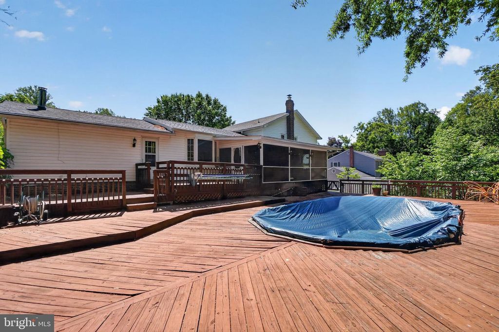 Image 47 of property listing at 507 CLARKS RUN RD, La Plata, MD 20646