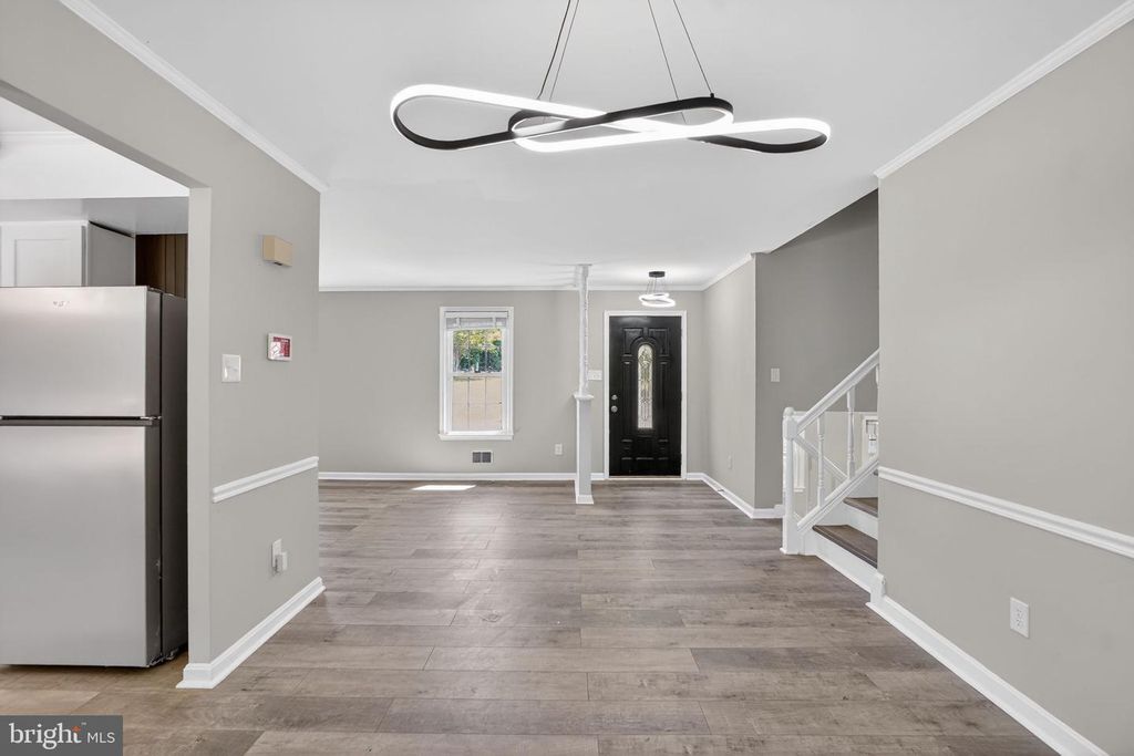 Image 7 of property listing at 507 CLARKS RUN RD, La Plata, MD 20646