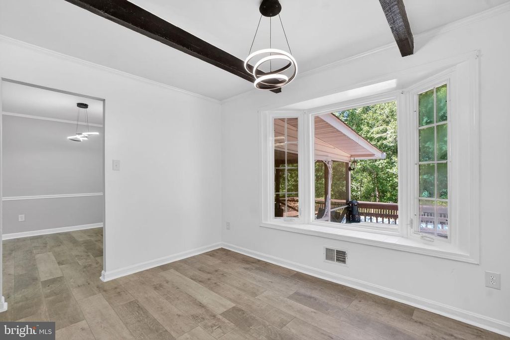 Image 8 of property listing at 507 CLARKS RUN RD, La Plata, MD 20646